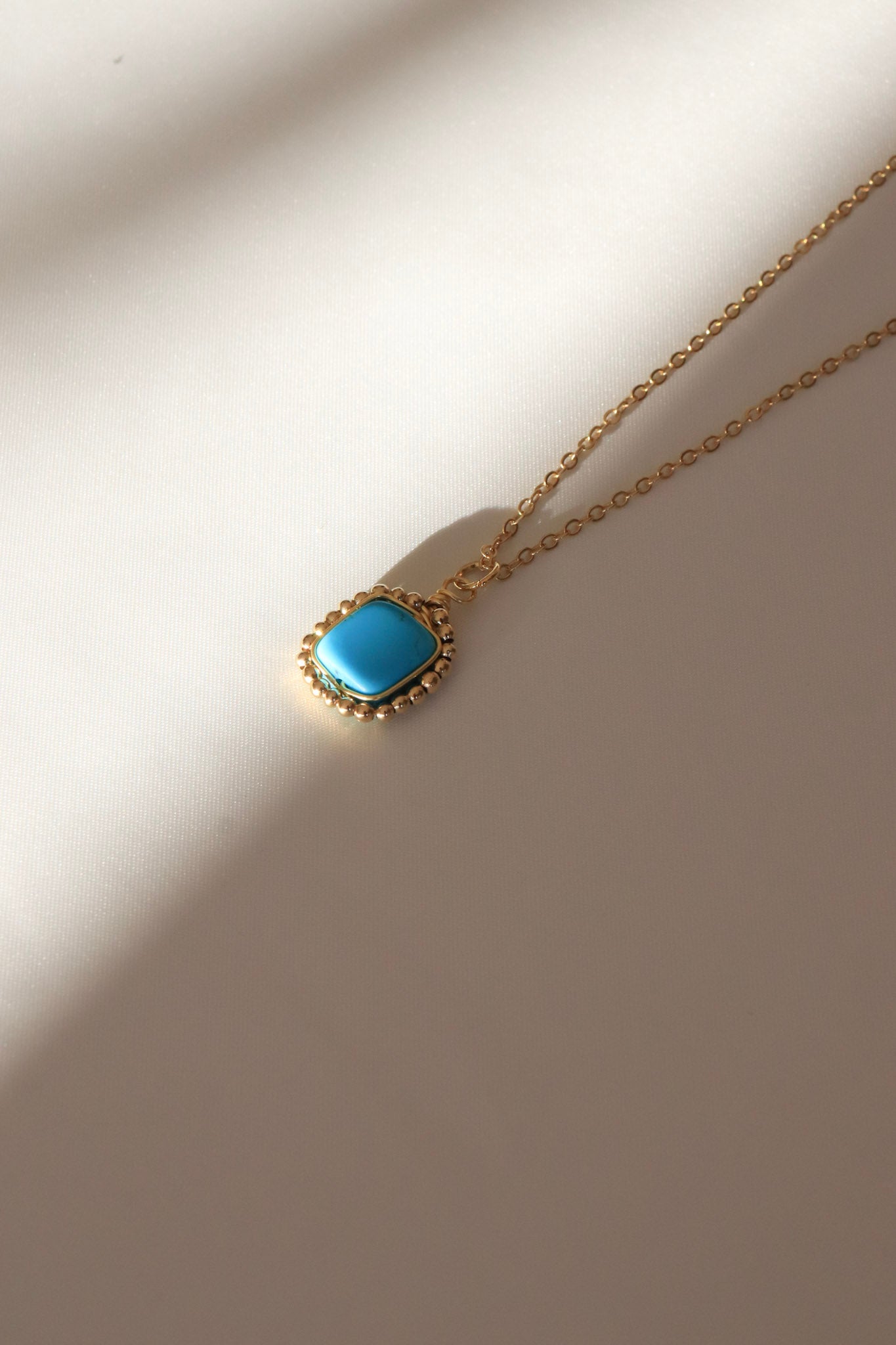 Collar Blue Stone
